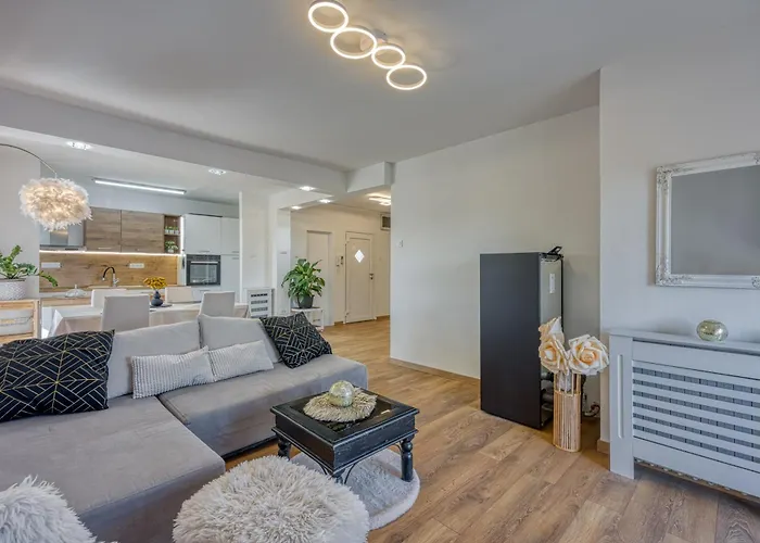 New Axel With Sea View 2025 Ровинь